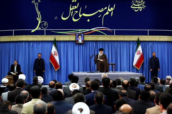 دیدار دکتر کسائیان سرپرست محترم مدیریت امور پردیس های استان مازندران به همراه دکتر مهر محمدی و معاونین محترم دانشگاه با مقام معظم رهبری