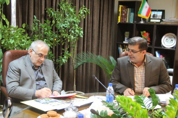 استاندار مازندران در اولین جلسه کمیته استانی هیأت امنای دانشگاه فرهنگیان مازندران 
دانشگاه فرهنگیان یک دانشگاه راهبردی و عملیاتی است. دانشگاه فرهنگیان تحول آفرین است
 2