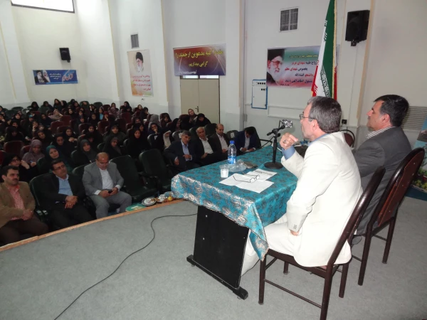 حضور دکتر ساکی معاونت محترم پژوهش وفناوری دانشگاه فرهنگیان در مازندران 2