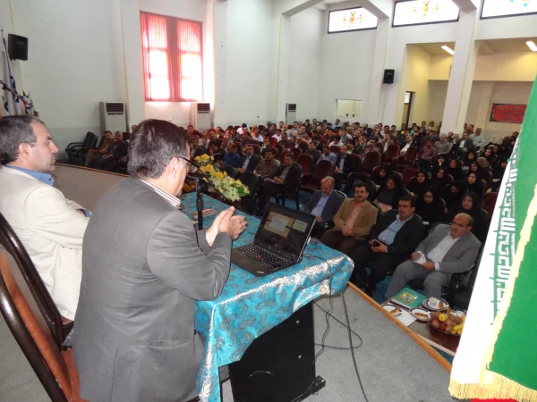 حضور دکتر ساکی معاونت محترم پژوهش وفناوری دانشگاه فرهنگیان در مازندران 6