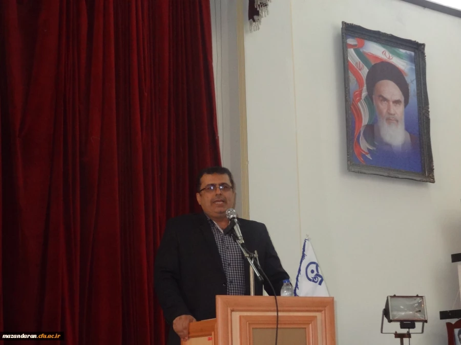 دکتر تاجیک اسمعیلی قائم مقام دانشگاه فرهنگیان کشوردر مراسم معارفه
"دانشجویان دانشگاه فرهنگیان باید با منش معلمی از این دانشگاه دانش آموخته شوند."
 2