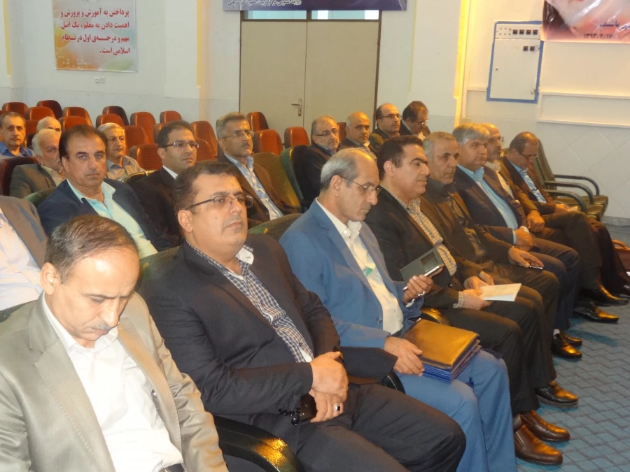 دکتر تاجیک اسمعیلی قائم مقام دانشگاه فرهنگیان کشوردر مراسم معارفه
"دانشجویان دانشگاه فرهنگیان باید با منش معلمی از این دانشگاه دانش آموخته شوند."
 10