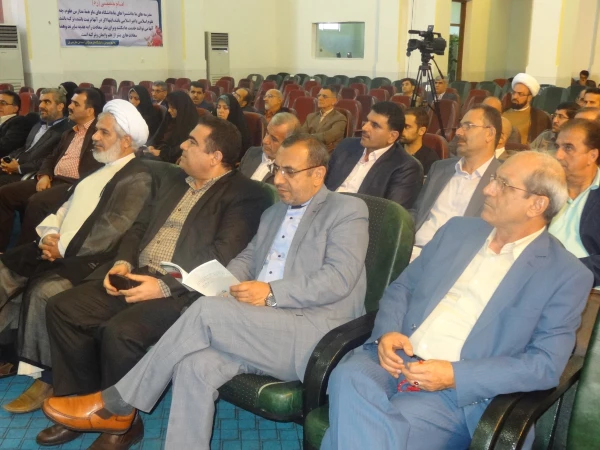 دکتر تاجیک اسمعیلی قائم مقام دانشگاه فرهنگیان کشوردر مراسم معارفه
"دانشجویان دانشگاه فرهنگیان باید با منش معلمی از این دانشگاه دانش آموخته شوند."
 11