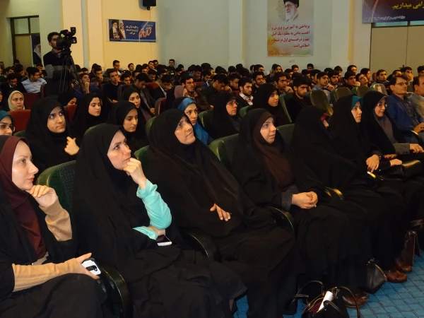 دکتر قنبری معاون دانشجویی دانشگاه فرهنگیان درمراسم روز دانشجو در پردیس دکترشریعتی ساری: 2