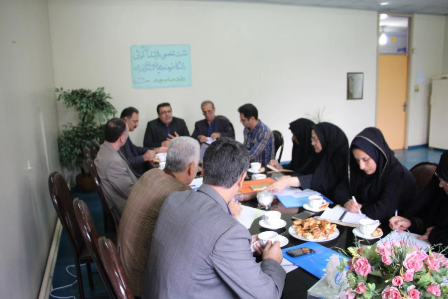 جلسه کارشناسان آموزش  3