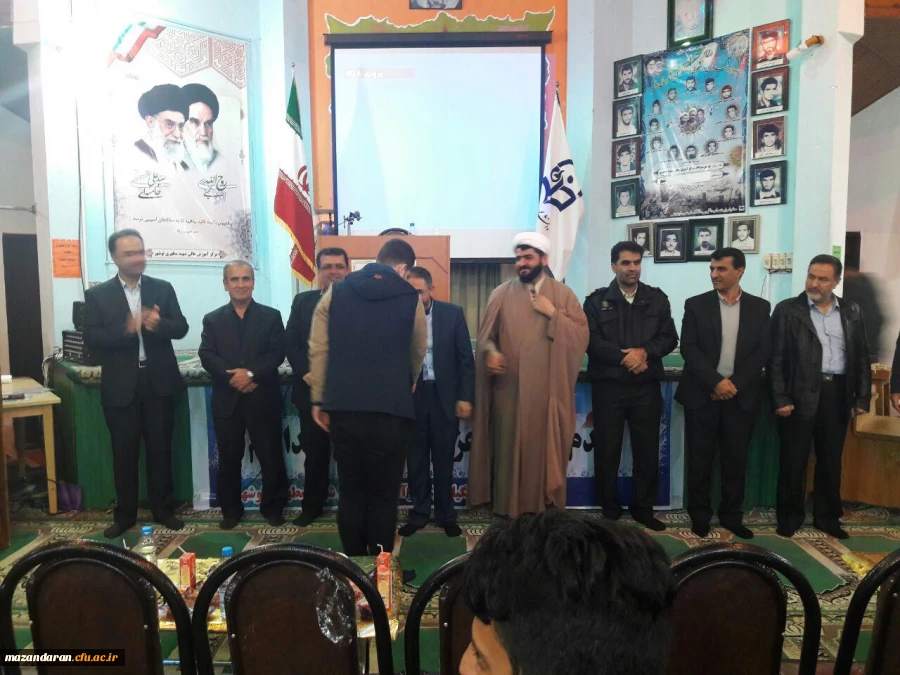 مراسم گرامیداشت روزدانشجو باحضوردکتراحمدی لاشکی ،دکترکسائیان ودکتر دوستداردرمرکز نوشهر برگزار شد. 4