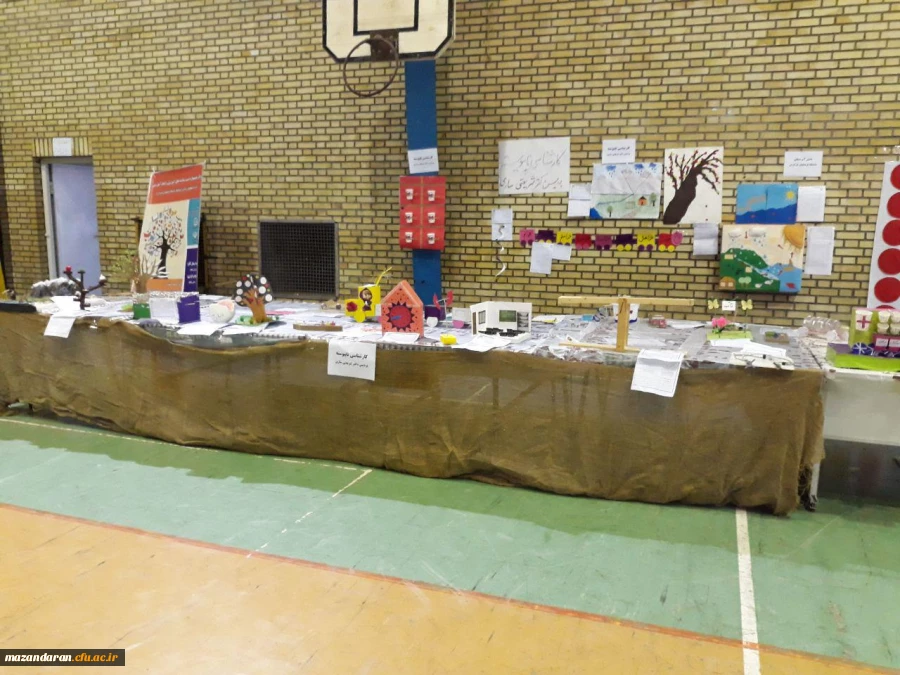 اولین جشنواره دست ساخته های  آموزشی وکمک آموزشی دانشجویان دانشگاه فرهنگیان مازندران  5