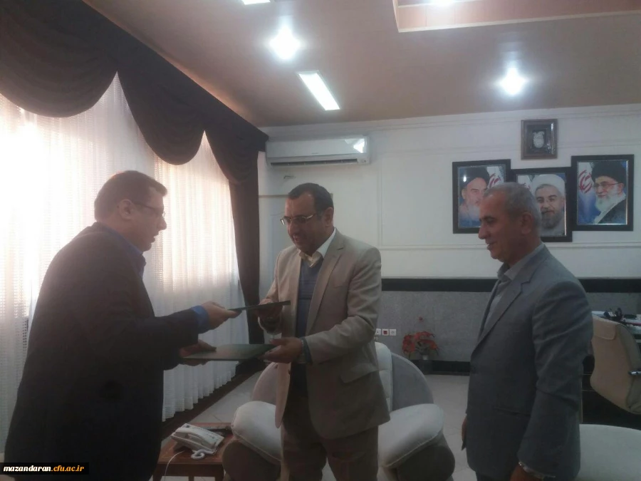 با امضاء  تفاهم نامه توسط مدیر کل آموزش و پرورش و سرپرست دانشگاه فرهنگیان مازندران  صورت گرفت 2