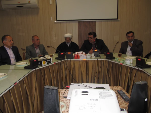 عمده ترین نقش دانشگاه فرهنگیان درحمایت ازکالای ایرانی فرهنگ سازی است. 2