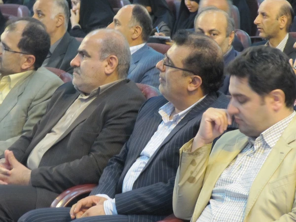 تجلیل ازاستادان و دانشجو معلمان برترعلمی درهفته آموزش 3