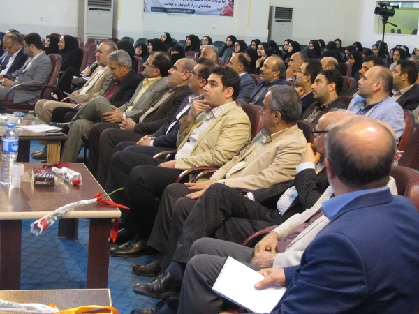 تجلیل ازاستادان و دانشجو معلمان برترعلمی درهفته آموزش 4