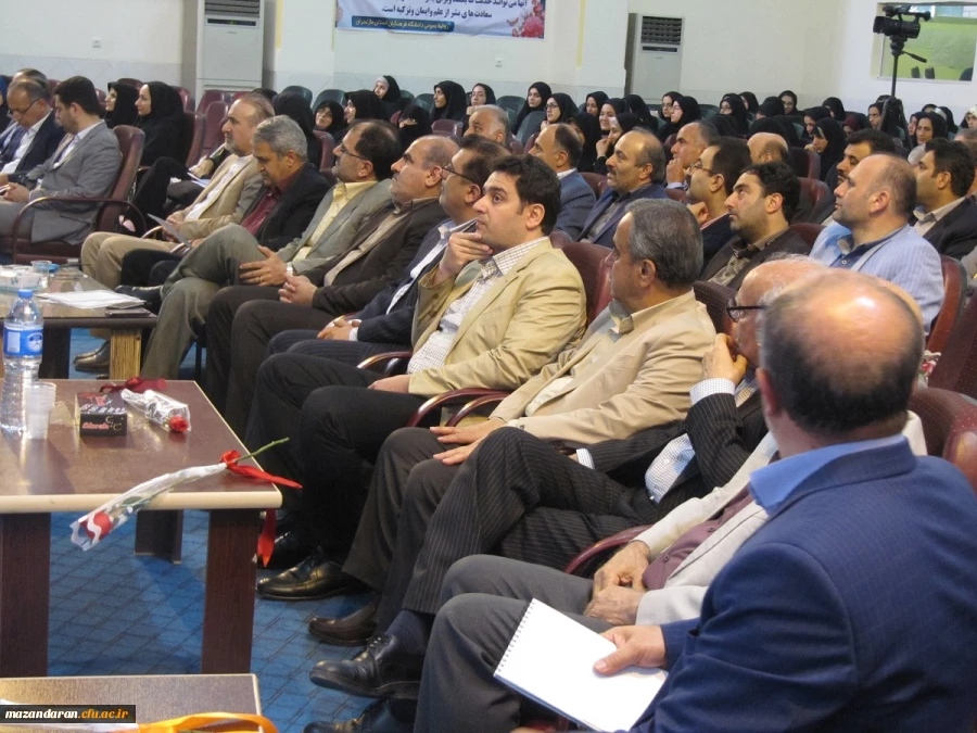 تجلیل ازاستادان و دانشجو معلمان برترعلمی درهفته آموزش 4