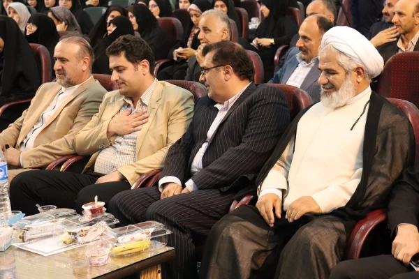 مراسم تجلیل از اساتید برتردانشگاه فرهنگیان مازندران با حضوردکتر روشندل معاون آموزشی وتحصیلات تکمیلی دانشگا ه فرهنگیان

 2