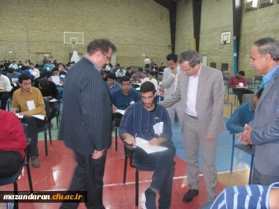 باحضور دکتر طاهری نیا معاونت پژوهشی دانشگاه فرهنگیان انجام شد:
بازدید از روند برگزاری امتحانات پایان نیم سال تحصیلی 96-97