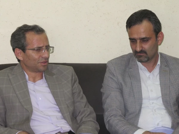 دکتر طاهری نیا:
اگر بخواهیم نظام تعلیم و تربیت اصلاح شود باید سرچشمه که همان مراکز تربیت معلم است تصفیه و اصلاح گردد.