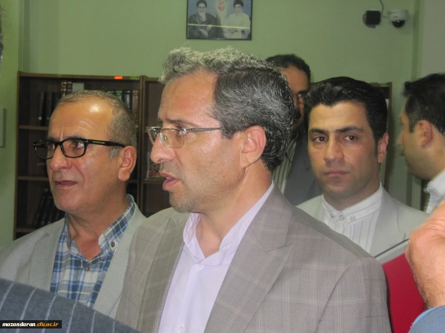 دکتر طاهری نیا:
اگر بخواهیم نظام تعلیم و تربیت اصلاح شود باید سرچشمه که همان مراکز تربیت معلم است تصفیه و اصلاح گردد.