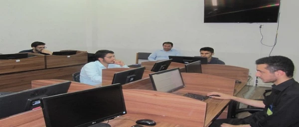 با حضور دکتر کسائیان و دیگر مسئولین انجام شد:
بازدید از محل برگزاری آزمون آنلاین رشته های کتبی بیست و هشتمین جشنواره فرهنگی