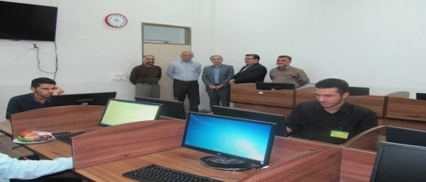 با حضور دکتر کسائیان و دیگر مسئولین انجام شد:
بازدید از محل برگزاری آزمون آنلاین رشته های کتبی بیست و هشتمین جشنواره فرهنگی