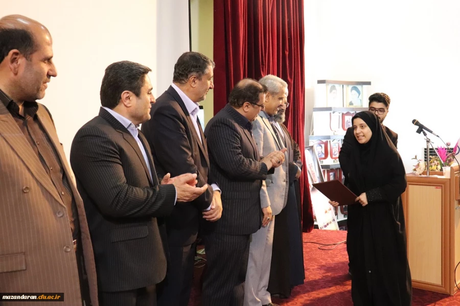 در حاشیه مراسم استقبال دانشجویان جدید الورود دانشگاه فرهنگیان مازندران:
یک رقمی و دو رقمی های دانشگاه فرهنگیان مازندران در آزمون سراسری 1397 تقدیر شدند