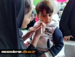 دانشجو معلمان دانشگاه فرهنگیان مازندران در غرفه این دانشگاه در مسیر راهپیمایی ۲۲ بهمن عشق به وطن، پرچم و آرمان ها را تدریس کردند.