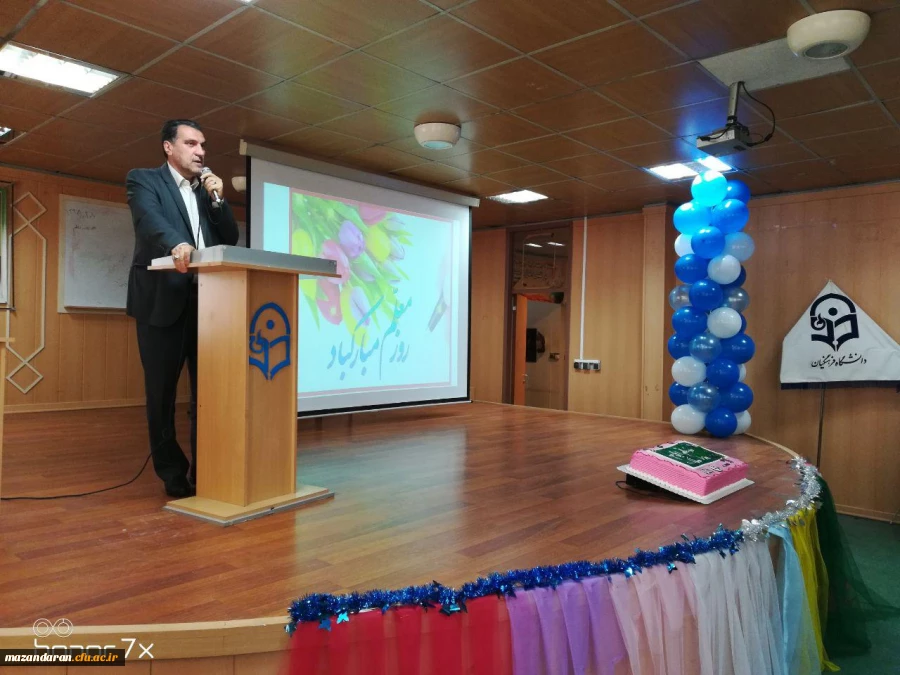 در مرکز آموزش عالی حضرت فاطمه (س) برگزار شد:
جشن روز معلم و هفته سرای دانشجویی با حضور نماینده قائمشهر در مجلس شورای اسلامی