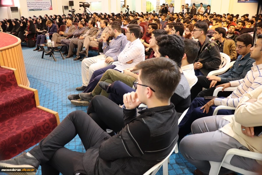 مراسم بزرگداشت هفته معلم با سخنرانی جناب آقای دکتر سید مجید حسینی (عضو هیات علمی دانشگاه تهران)