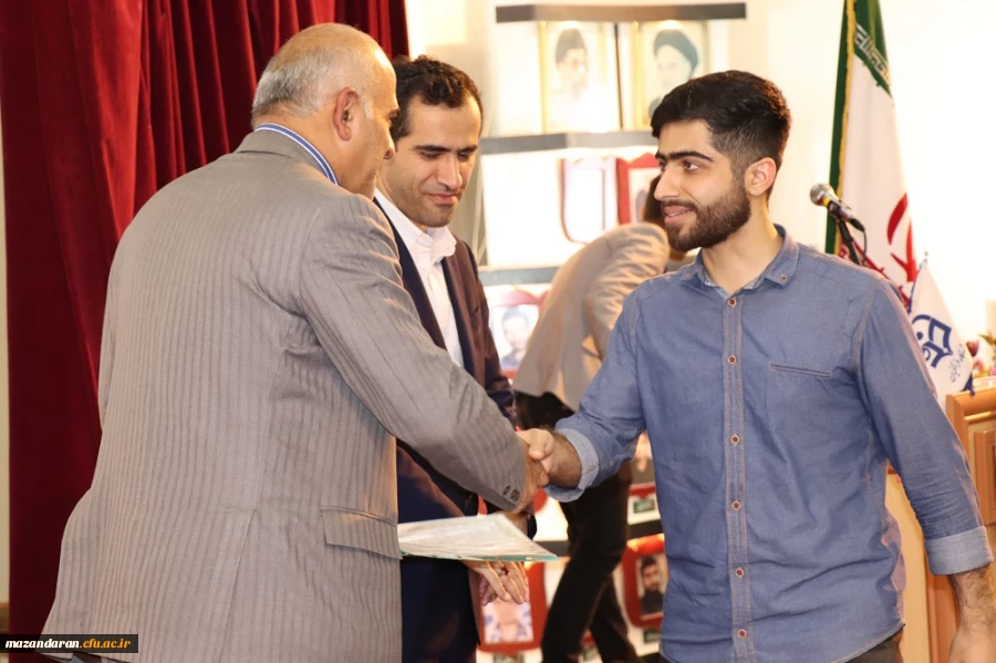 مراسم بزرگداشت هفته معلم با سخنرانی جناب آقای دکتر سید مجید حسینی (عضو هیات علمی دانشگاه تهران)