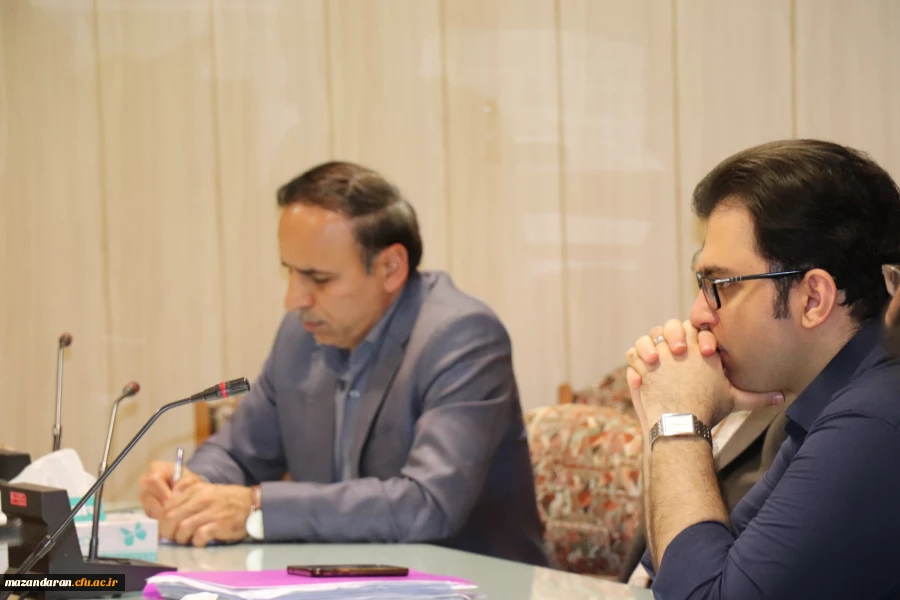 جلسه سرپرست دانشگاه فرهنگیان مازندران با اساتید گروه زبان انگلیسی