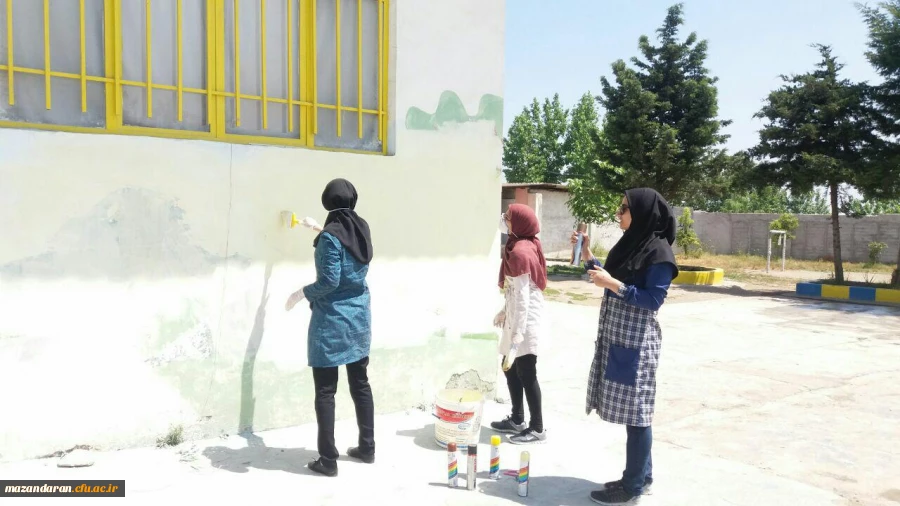 لبخند رضایت دانش آموزان از حضور جهادگران مرکز حضرت فاطمه (س) قائمشهر درمدرسه زمردیان