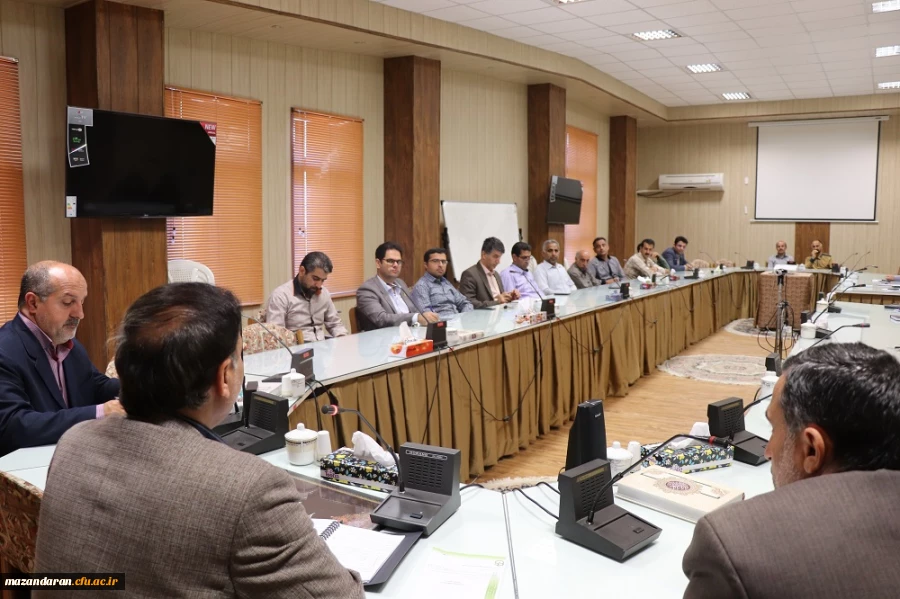 نشست صمیمانه سرپرست دانشگاه فرهنگیان مازندران با همکاران