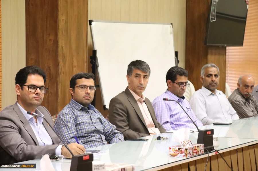 نشست صمیمانه سرپرست دانشگاه فرهنگیان مازندران با همکاران