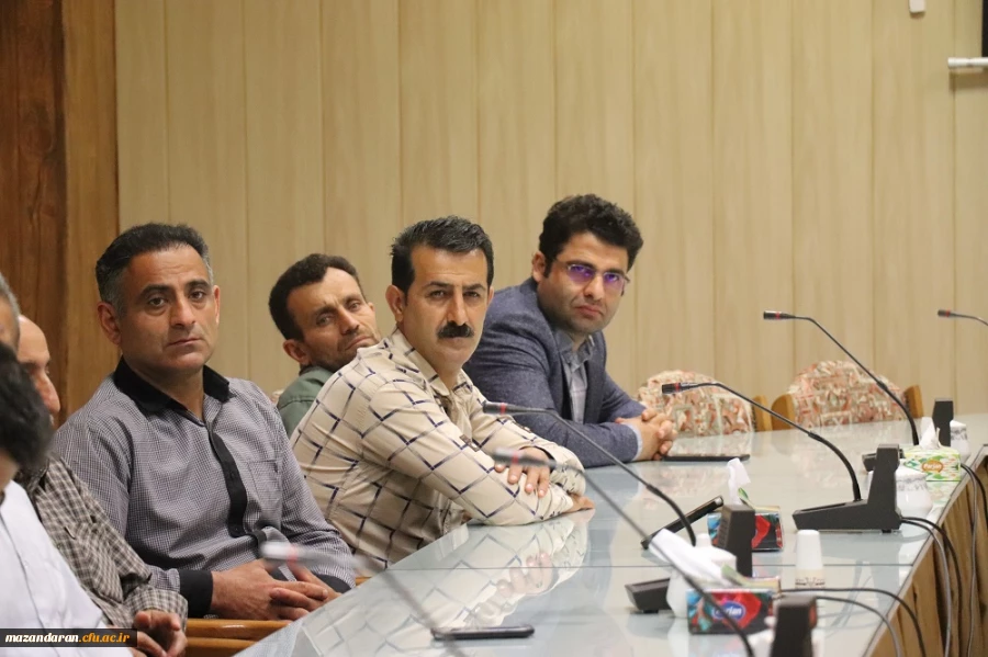 نشست صمیمانه سرپرست دانشگاه فرهنگیان مازندران با همکاران