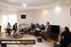 دیدار دکتر طاهری نیا با خانواده  شهید سید حمید هاشمی