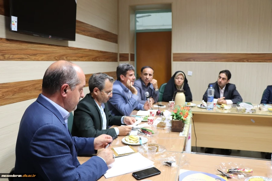 اعضای هیئت علمی دانشگاه فرهنگیان مازندران با معاون پژوهش و فناوری دانشگاه دیدار کردند.