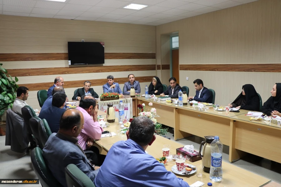 اعضای هیئت علمی دانشگاه فرهنگیان مازندران با معاون پژوهش و فناوری دانشگاه دیدار کردند.