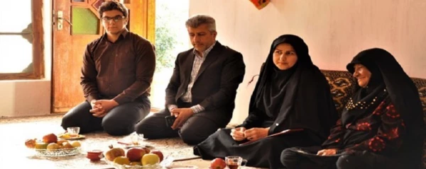 مدیرکل آموزش و پرورش مازندران و سرپرست دانشگاه فرهنگیان مازندران با خانواده شهید عرب دیدار کرد 2