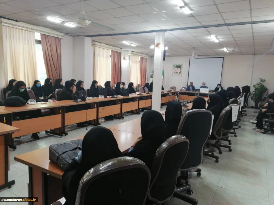 نشست تخصصی مدیر گروه علوم تربیتی جناب آقای دکتر آزادیان با دانشجویان ورودی 99 و 1400 رشته علوم تربیتی  3