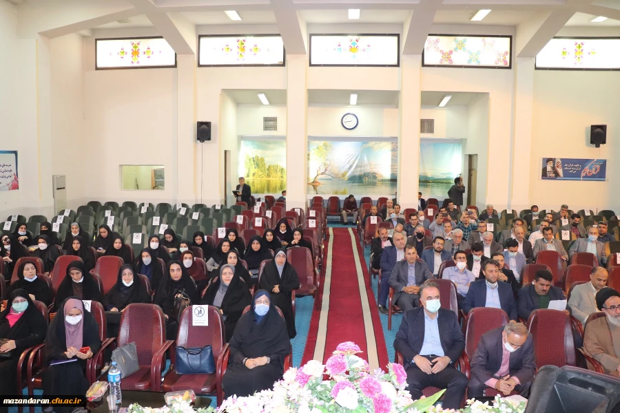 بزرگرداشت دهه سرآمدی هفته آموزش و تجلیل از استادان نمونه وکارشناسان برتر آموزش پردیس ها ومراکز تابعه دانشگاه فرهنگیان مازندران 7