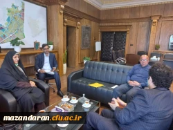 دیدار سرپرست پردیس فاطمه الزهرا(س) با شهردار منطقه دو ساری  2