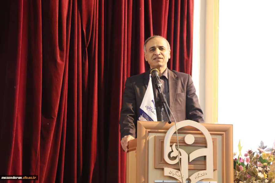 بزرگترین پشتوانه دانشگاه فرهنگیان ولی فقیه است. 10