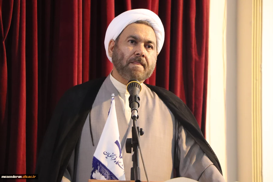 بزرگترین پشتوانه دانشگاه فرهنگیان ولی فقیه است. 13