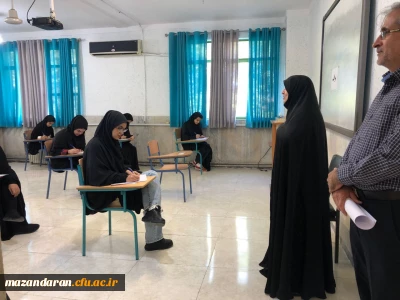 بازدید سرپرست پردیس فاطمه الزهرا(س) از برگزاری امتحانات پایان ترم تابستان