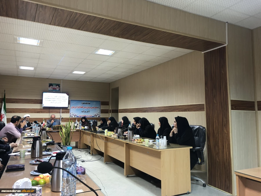 نشست صمیمی سرپرست محترم دانشگاه فرهنگیان استان مازندران با اساتید، کارکنان و دانشجویان 9