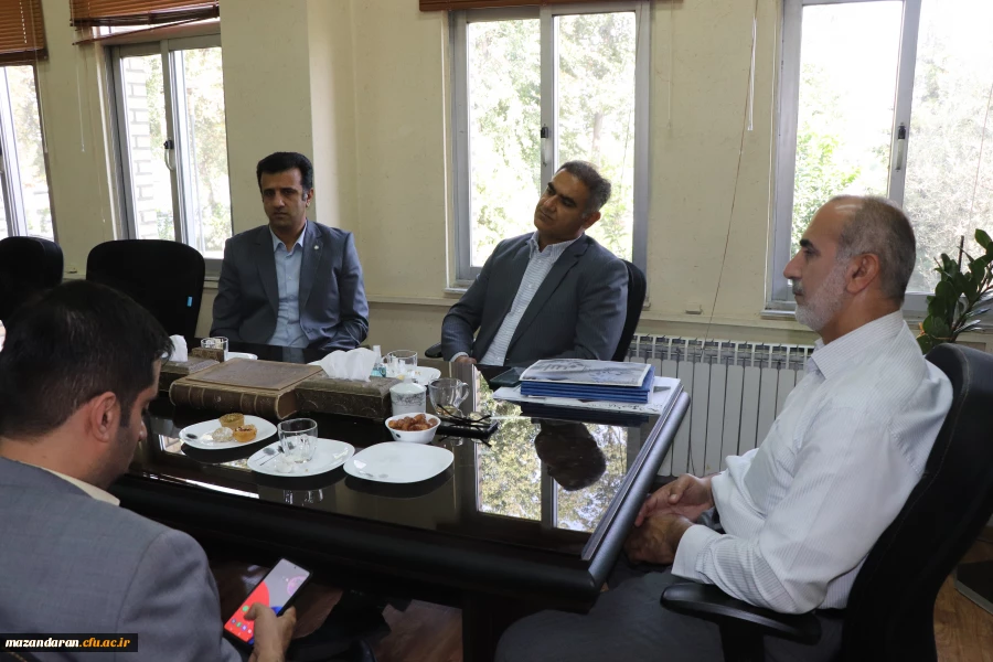 نشست صمیمی رئیس دانشگاه مازندران  با رئیس کل بانک تعاون مازندران  5