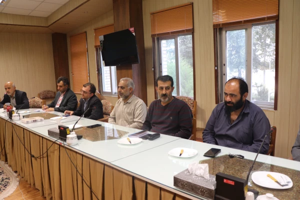 نهمین جلسه اداری رئیس دانشگاه فرهنگیان مازندران با کارکنان پردیس دکتر شریعتی ساری   4