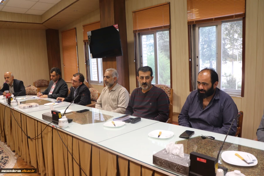 نهمین جلسه اداری رئیس دانشگاه فرهنگیان مازندران با کارکنان پردیس دکتر شریعتی ساری   4