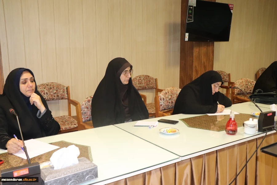 نشست دوره ای کارشناسان وکارشناس مسئولان فرهنگی واجتماعی پردیس ها ومراکز تابعه  دانشگاه فرهنگیان مازندران 5