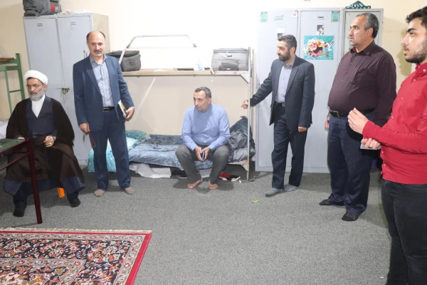 نشست صمیمی رئیس دانشگاه فرهنگیان مازندران با اساتید ، دانشجویات وکارکنان مرکز شهیدرجائی بابل   5