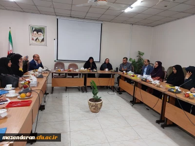 جلسه هم اندیشی اساتید و مدیران مدارس مجری کارورزی 