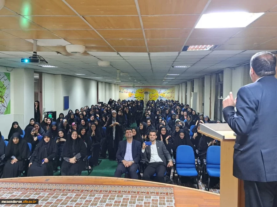 جلسه بررسی مسائل و جریان های سیاسی روز با نگاه روشنگری 2